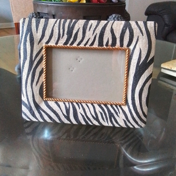 ZEBRA PRINT FRAME - Picture 1 of 3
